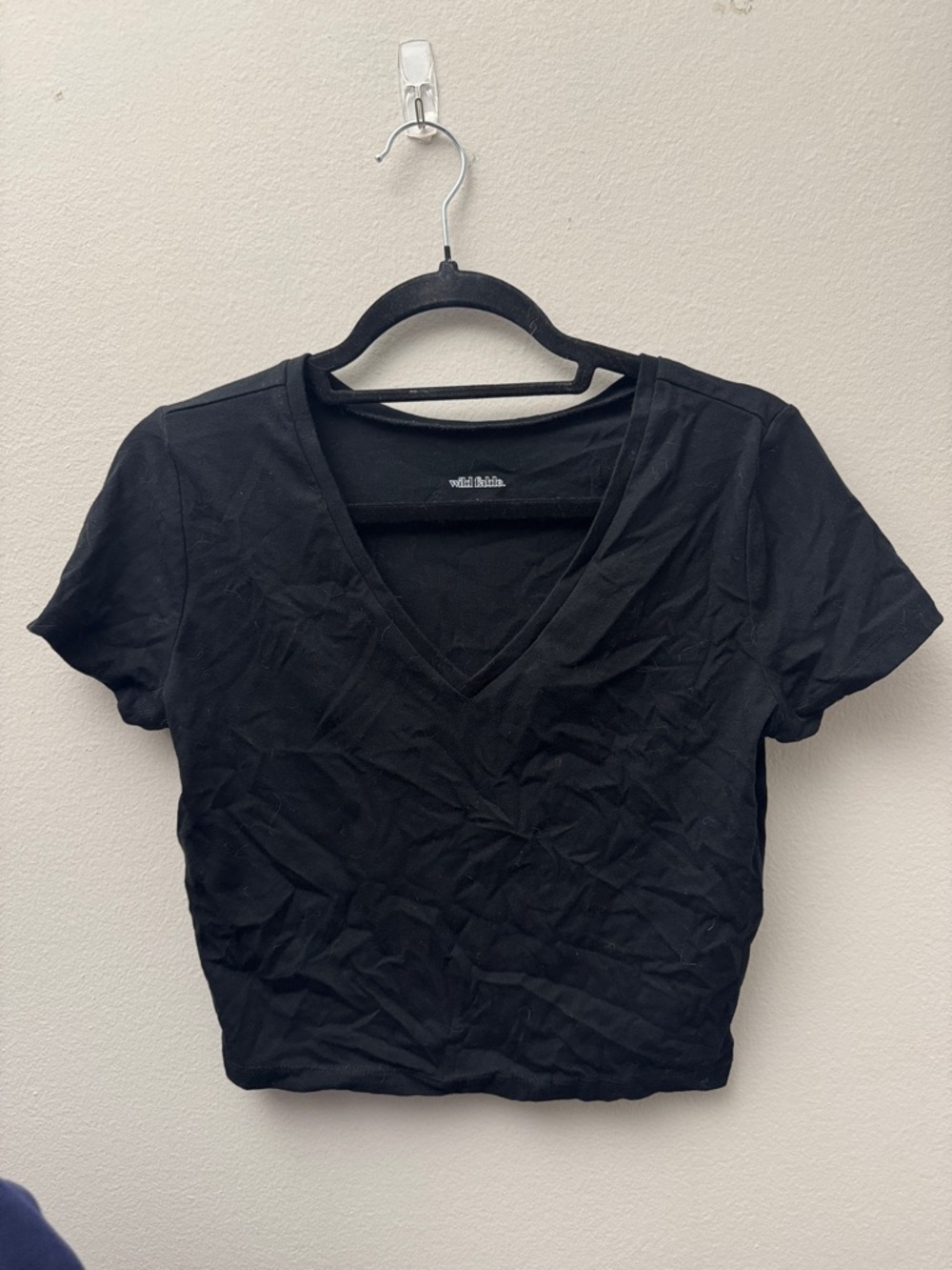 wild fable Black V-Neck Short Sleeve Crop Top